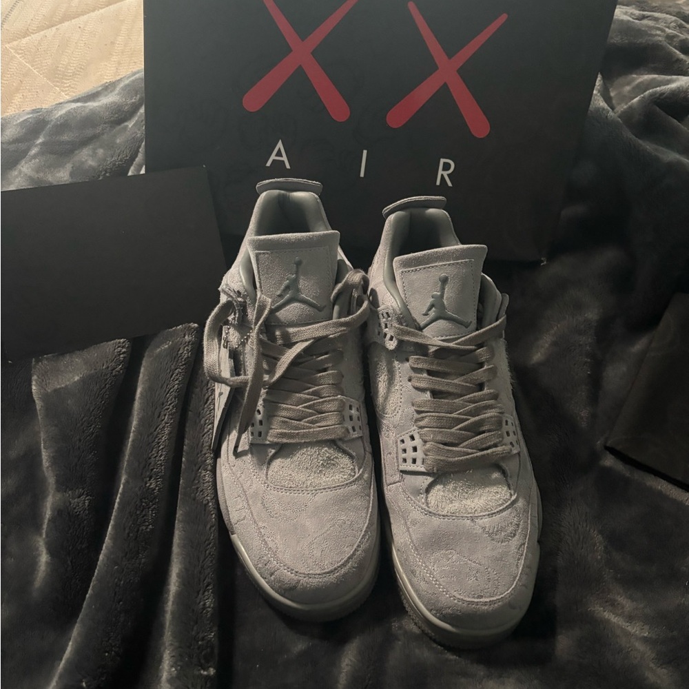 JORDAN 4 KAWS VERY RARE AUTHENTIC AS WELL